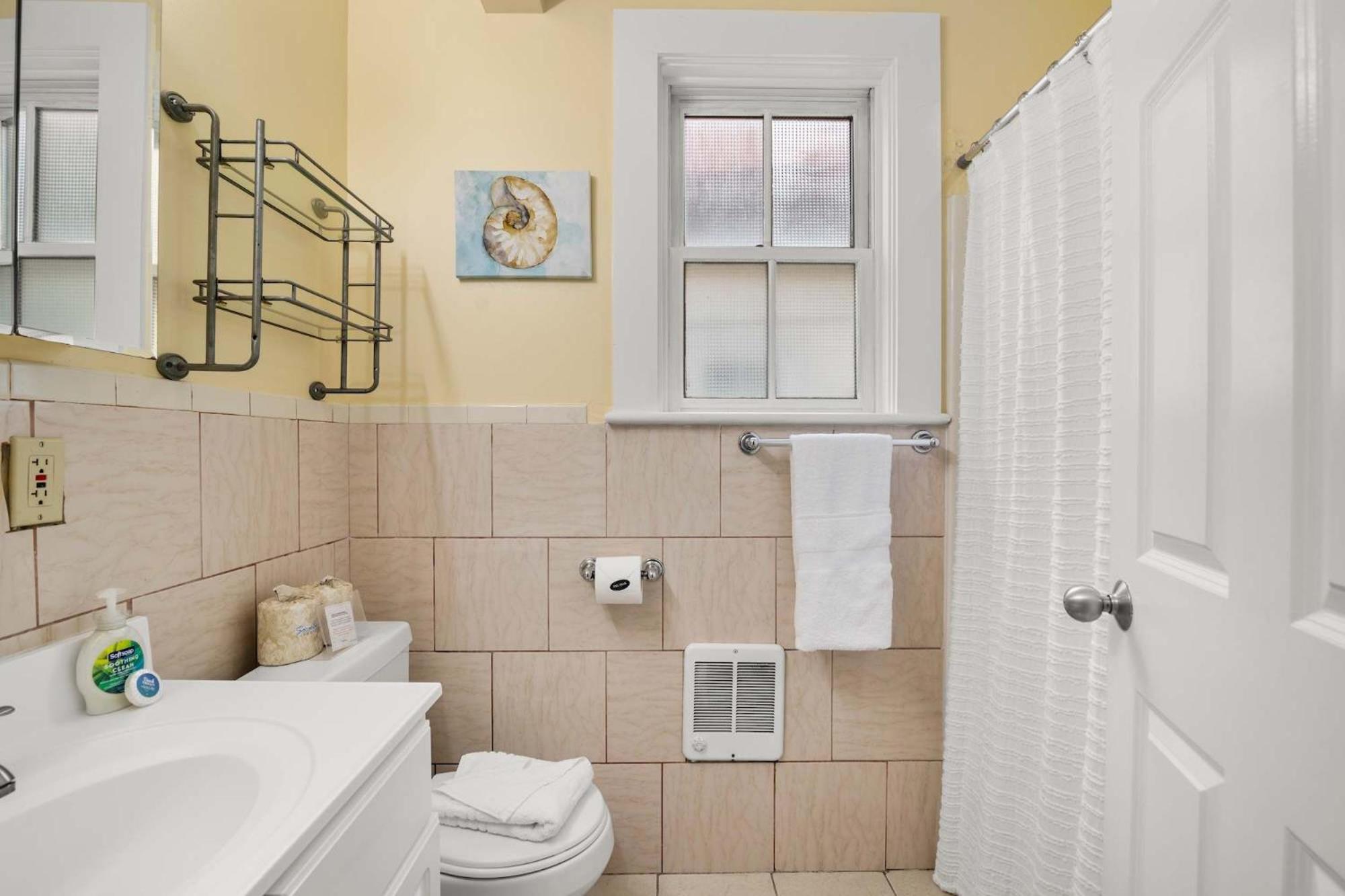 شقة Center Of Town Steps Away Private Deck بروفينس المظهر الخارجي الصورة